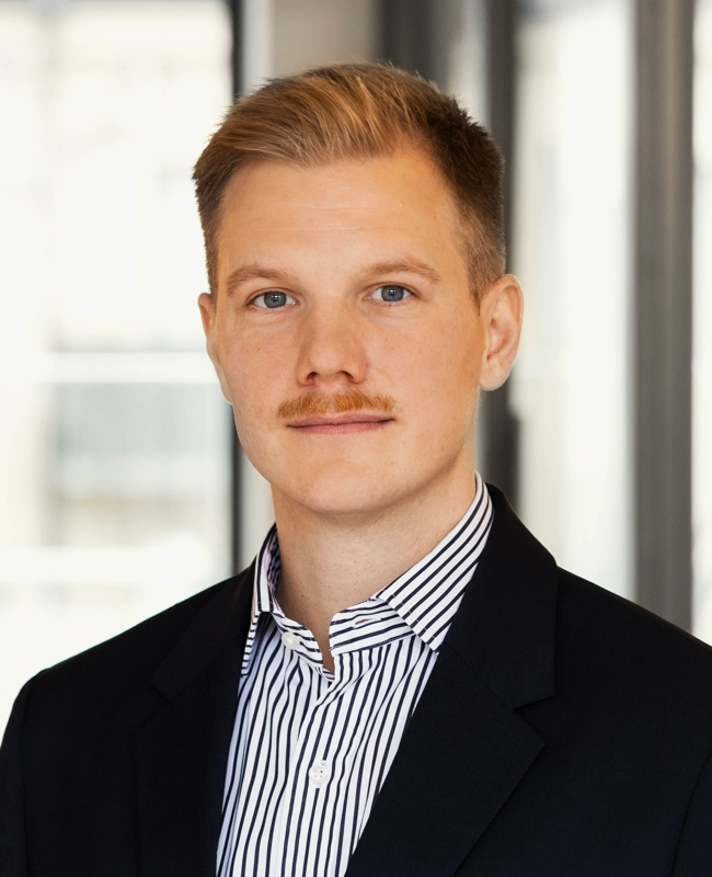 opinionsundersökningar blond man 